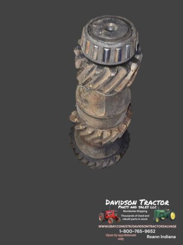 1961 John Deere 4010 Gas Tractor Transmission Gear Shaft R26581R