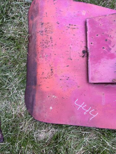 IH 444 Single fender antique tractor