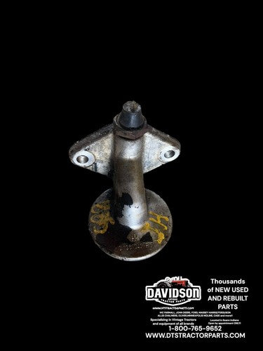 IH 3136047R1 Oil Filter Base International 584 248 454 585 784 574 595