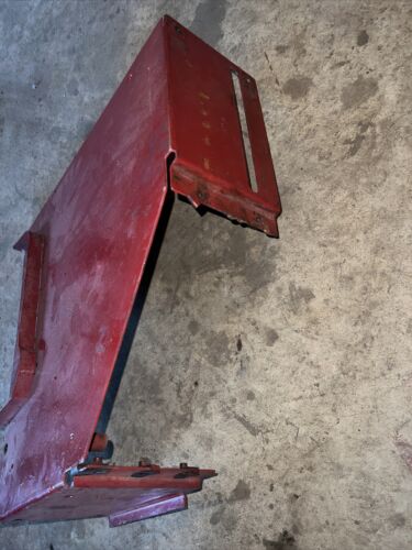 IH International 1586 Shift linkage Cover Antique tractor