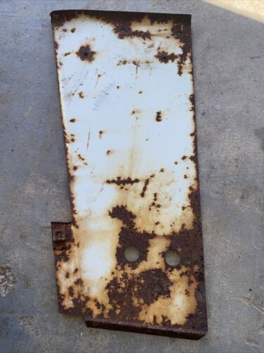 Farmall 806 Tractor IH IHC radiator  right side cover panel