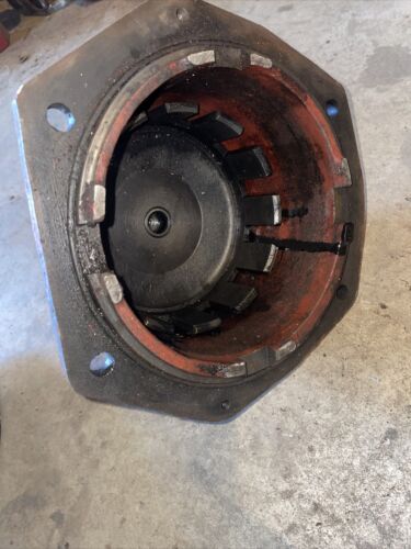 IH Farmall 560 PTO Carrier housing W/Shaft 373549-R1