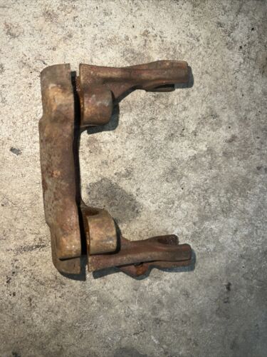 USED CLUTCH BEARING RELEASE FORK FOR FARMALL M MD MTA TRACTOR 5800DB