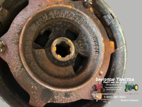 JOHN DEERE B BELT PULLEY CLUTCH ASSEMBLY B136R  FITS UNSTYLED AND EARLY STYLED B