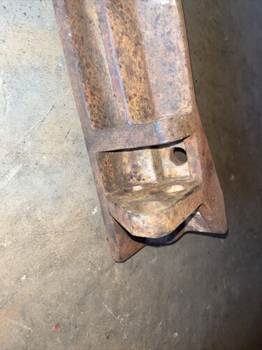 SUPPORT LATERAL LIMITER IH Farmall 706 383591-R1 Antique Tractor LEFT