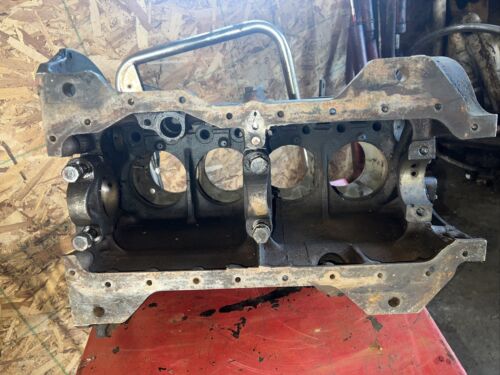 OLIVER / COCKSHUTT 60. ENGINE BLOCK. ANTIQUE TRACTOR