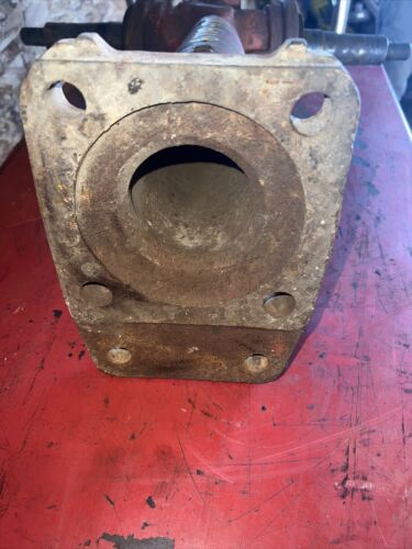 Farmall M Early SM Tractor front pedestal spindle shafts for hubs 6719DD