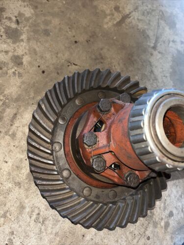 IH International 444 2444 2424 B414 Rear differential  Rear End  Gears Axel
