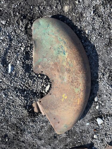 USED JOHN DEERE LA TRACTOR RH FENDER AL2772R