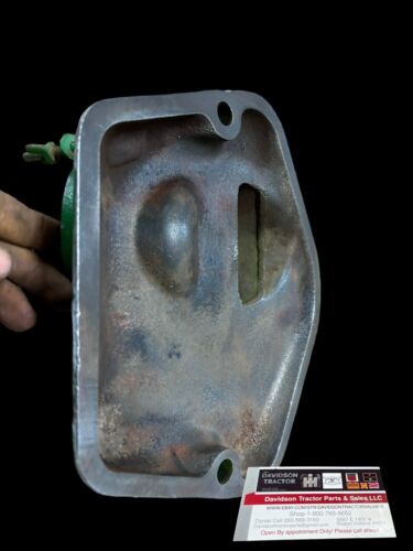 John Deere H Valve Cover H502R