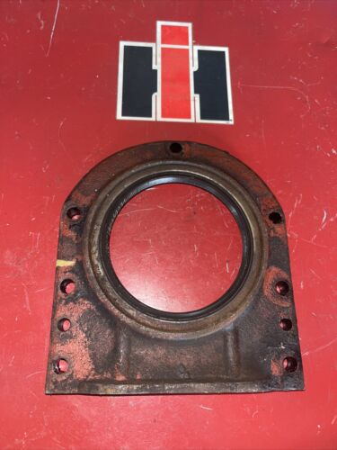 Farmall International 364 384 B275 B414 424 444 Rear Main Seal Housing 708904R1