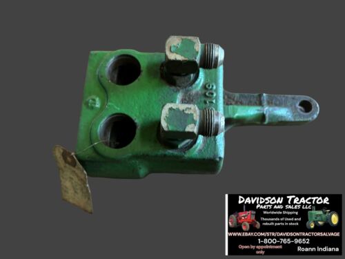 John Deere RH Breakaway Coupler R39109