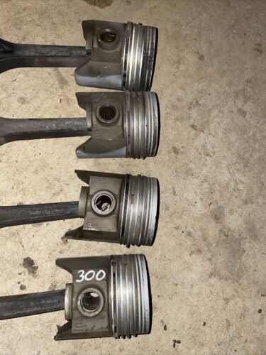 Farmall 300 C169 Pistons