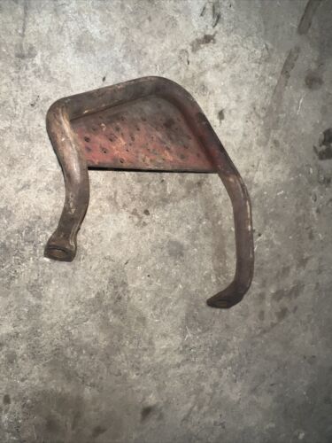 International Farmall Step-lh Mounting 397133R1
