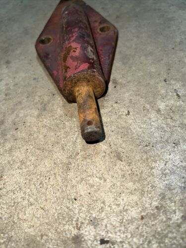 Farmall MD M Diesel IH tractor ORIGINAL gas transition lever pivot mount bracket