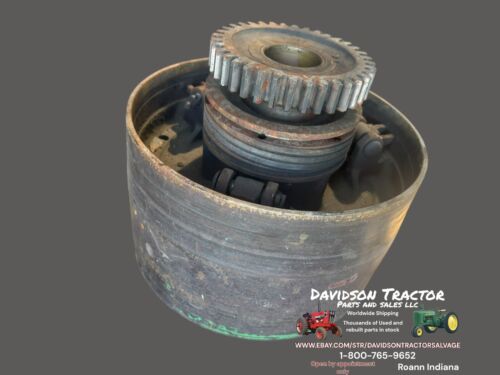 USED JOHN DEERE A TRACTOR BELT PULLEY CLUTCH ASSEMBLY A1864R