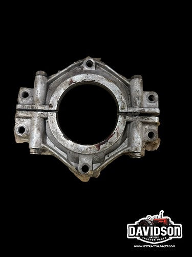 740235M91 Rear Crankshaft Seal Retainer for Massey Ferguson 35 50 135 150+