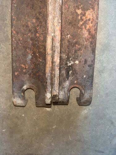 Farmall 300 Super H 350 460 M Tractor pair IH IHC drawbar brace brackets