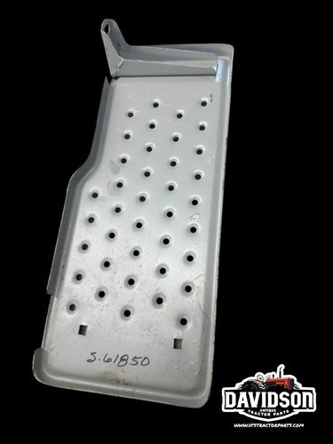 New Step Plate Ford 2100 2600 3400 4000 D4NN18472B RH LH PAIR