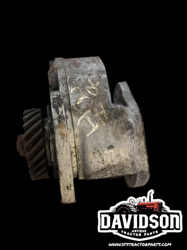 Farmall IH 300 350 tractor Good hydraulic pump assembly w/ drive gear