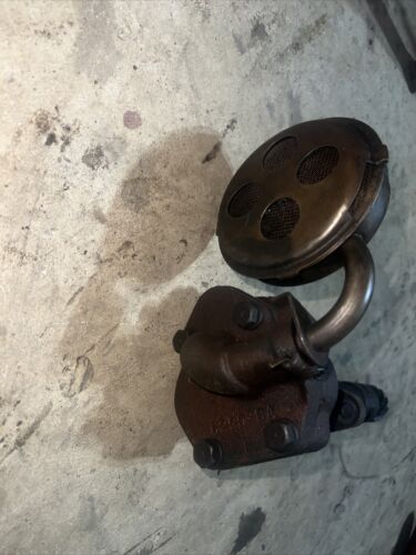 FARMALL 300 ENGINE OIL PUMP Antique Tractor