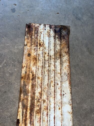 IH FARMALL 560 TRACTOR LEFT ENGINE SIDE PANEL