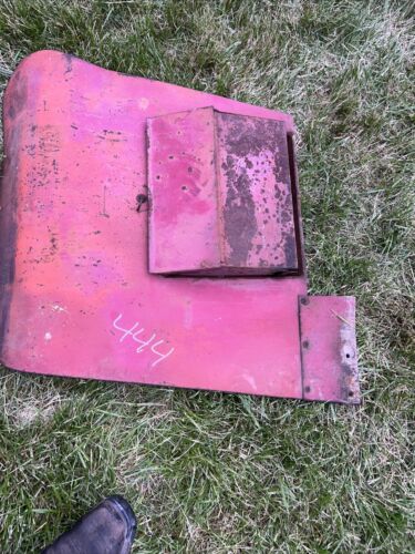 IH 444 Single fender antique tractor