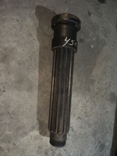 Farmall 400 450 560 RC IH Tractor transmission drive gear main shaft