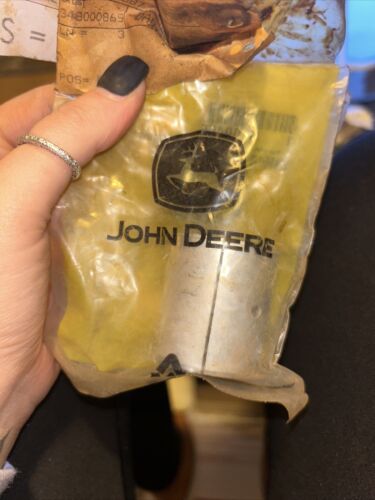 R109456 BUSHING FITS JOHN DEERE