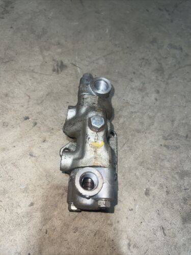 Farmall International IH tractor Ross hydraulic flow valve V12999