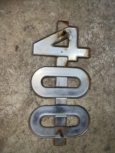 IH 362314R1 Farmall 400 Side Hood Emblem