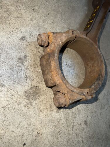 John Deere 2510 Connecting Rod T200071