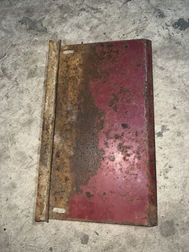 IH International Farmall 544 Battery Box Cover Lid Fender Mount 402356R1