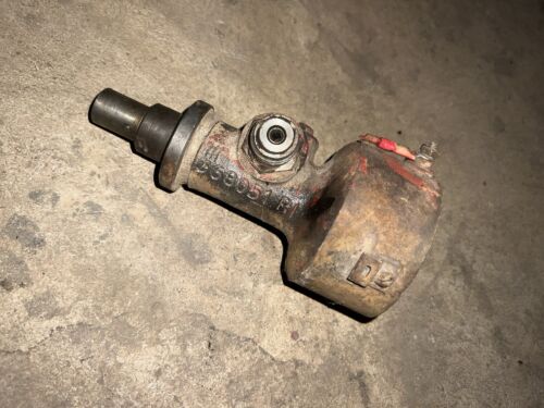 Farmall IH 460 560 tractor engine motor distributor drive w/ tachometer drive