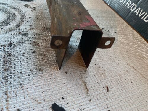 FARMALL   300   Hydraulic steel line cover