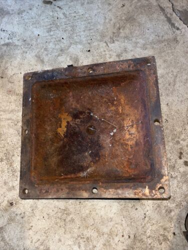IH 444 B414 rear end cover plate 751127R1