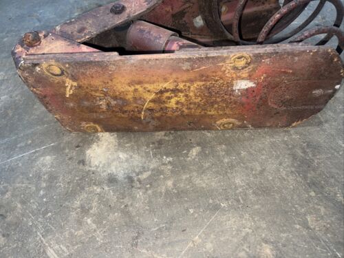 FARMALL C / SUPERC / 200.SEAT SUPPORT ASSEMBLY