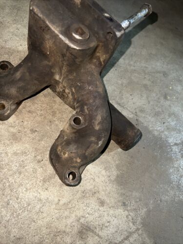 ELBOW THERMOSTAT MOUNTING 601549C1 International 806 Farmall
