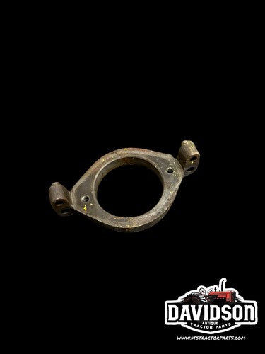 1960 Oliver 550 Hydraulic Pump Bracket 1E2151   Tractor