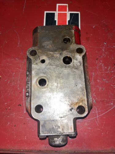 Farmall 300, 350, 400 450 Hydraulic valve Antique Tractor 360587-R1