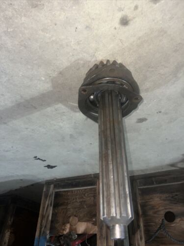 57270-DA IHC Farmall M Main Transmission Shaft/Pinion Antique Tractor
