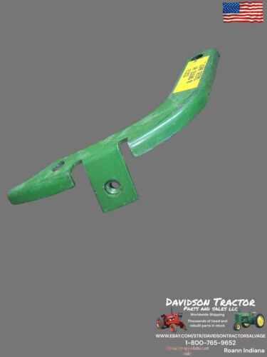 Genuine John Deere AR20686R New Old Stock Arm Bracket