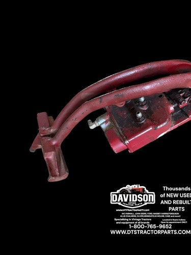 IH Farmall 826 Good Working Brake Valve Assembly W/mounting Bracket And Pedals