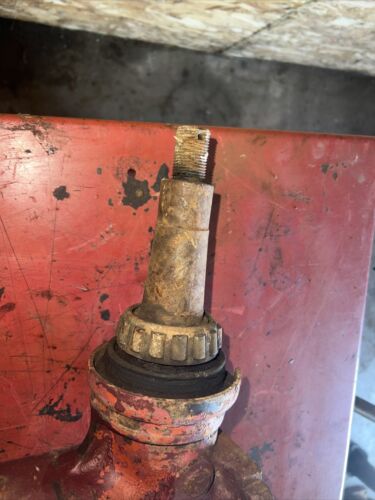 Farmall M Early SM Tractor front pedestal spindle shafts for hubs 6719DD