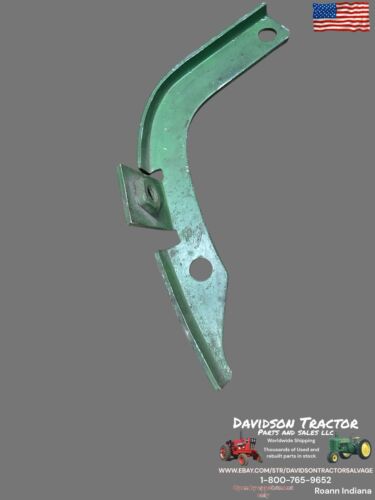 Genuine John Deere AR20686R New Old Stock Arm Bracket