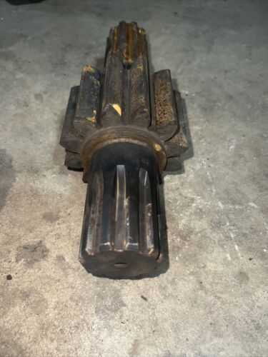 Pinion brake Shaft McCormick W9 Gas IHC