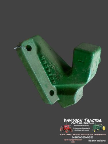 JOHN DEERE 3010 4010 CYLINDER HANGER BRACKET R27429R R27429