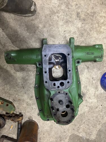 John Deere B1150R Housing Antique Tractor