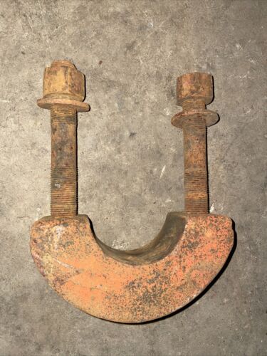 Rear Wheel Clamp IH Farmall 380863R2 706-1066