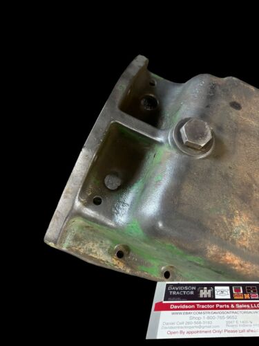 JOHN DEERE 2010 CRAWLER DOZER TRACTOR. ENGINE OIL PAN T15017T
